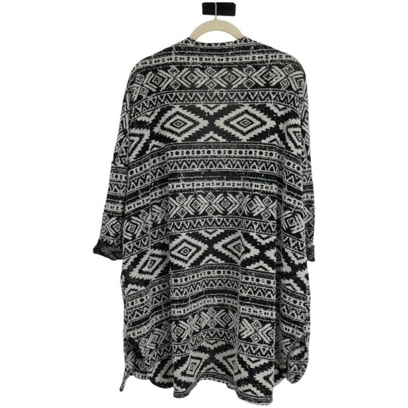 Urban Outfitters Ecote Black &White Tribal Patterned 3/4 sleeve Cardigan  size S - Picture 2 of 12